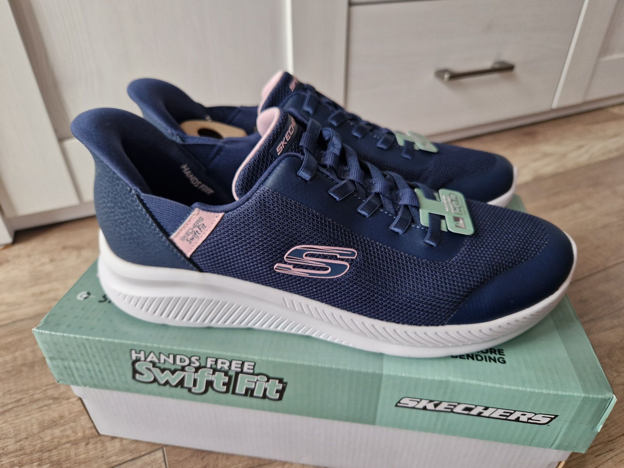 Nowe skechers Swift Fit r. 40