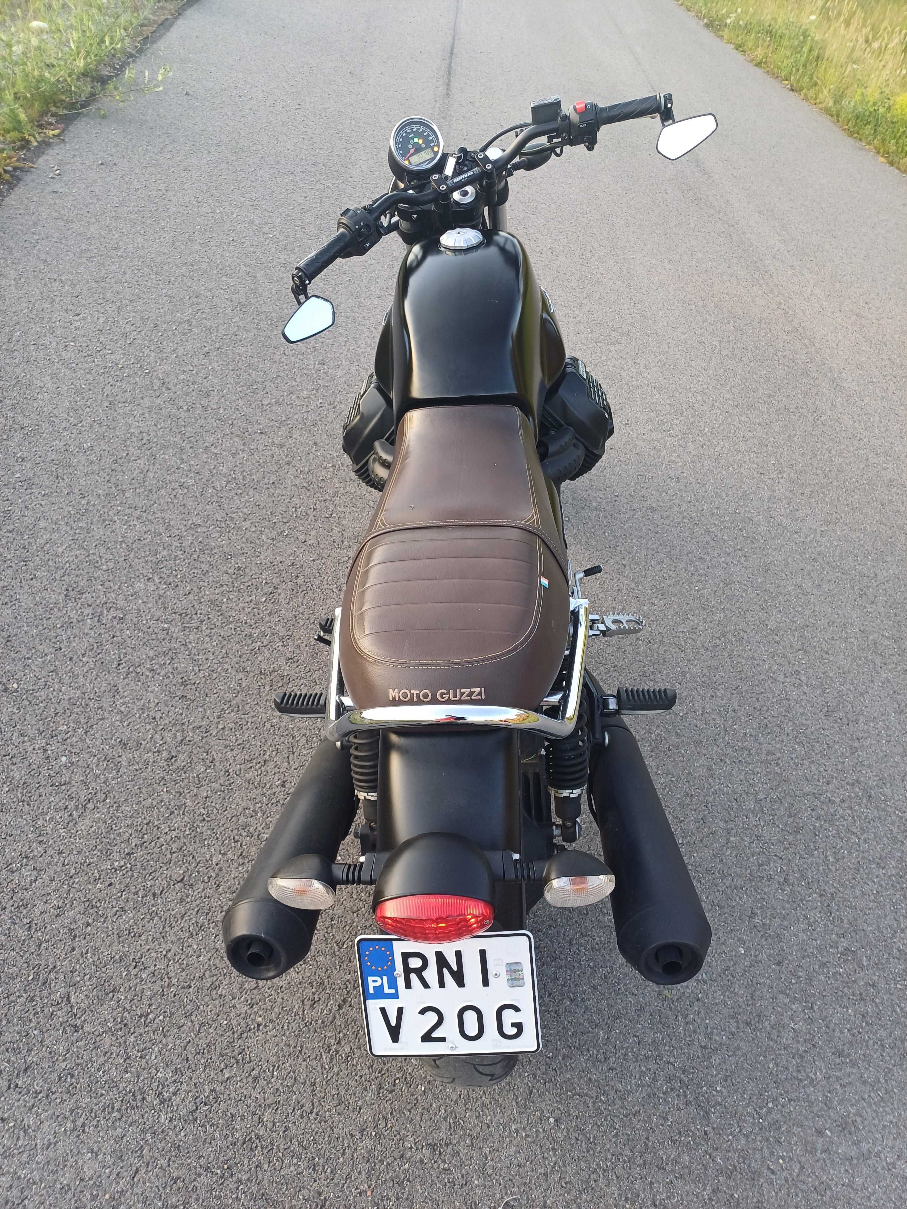 Moto Guzzi V7 Stone