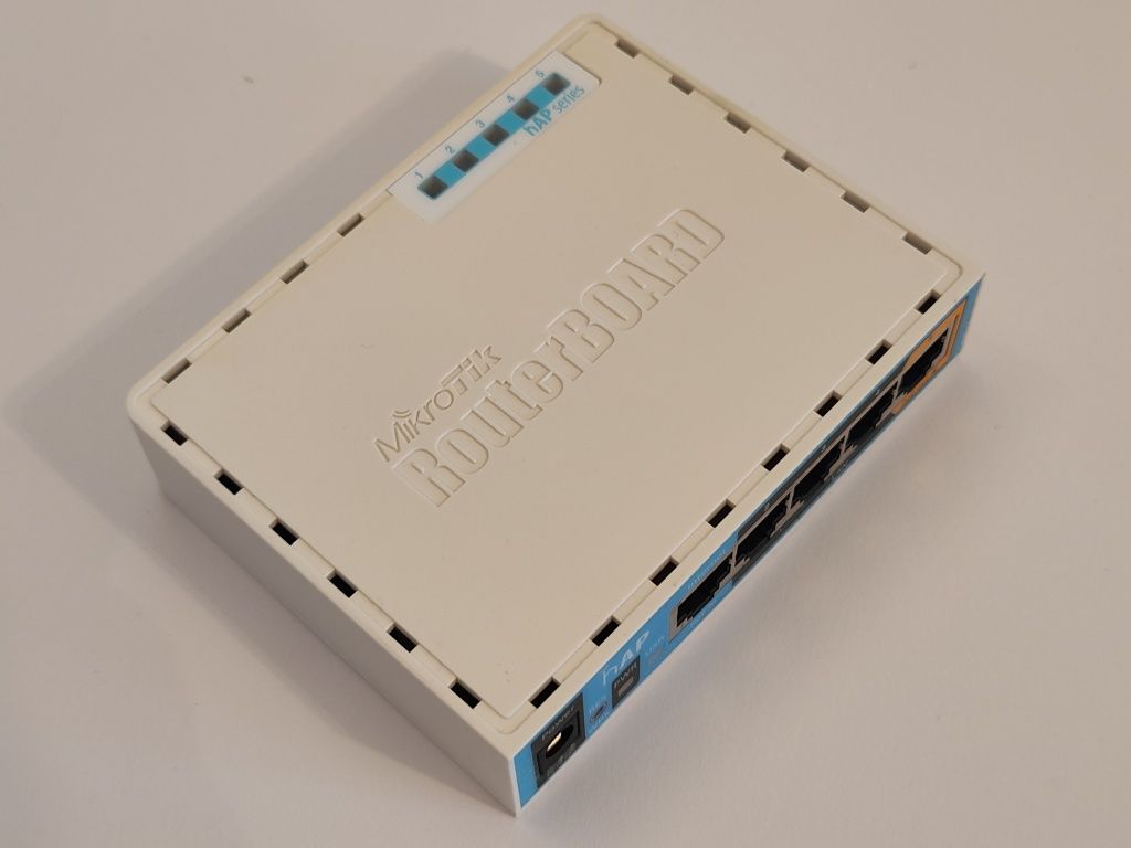 Router mikrotik hAP  951ui-2nD PoE USB