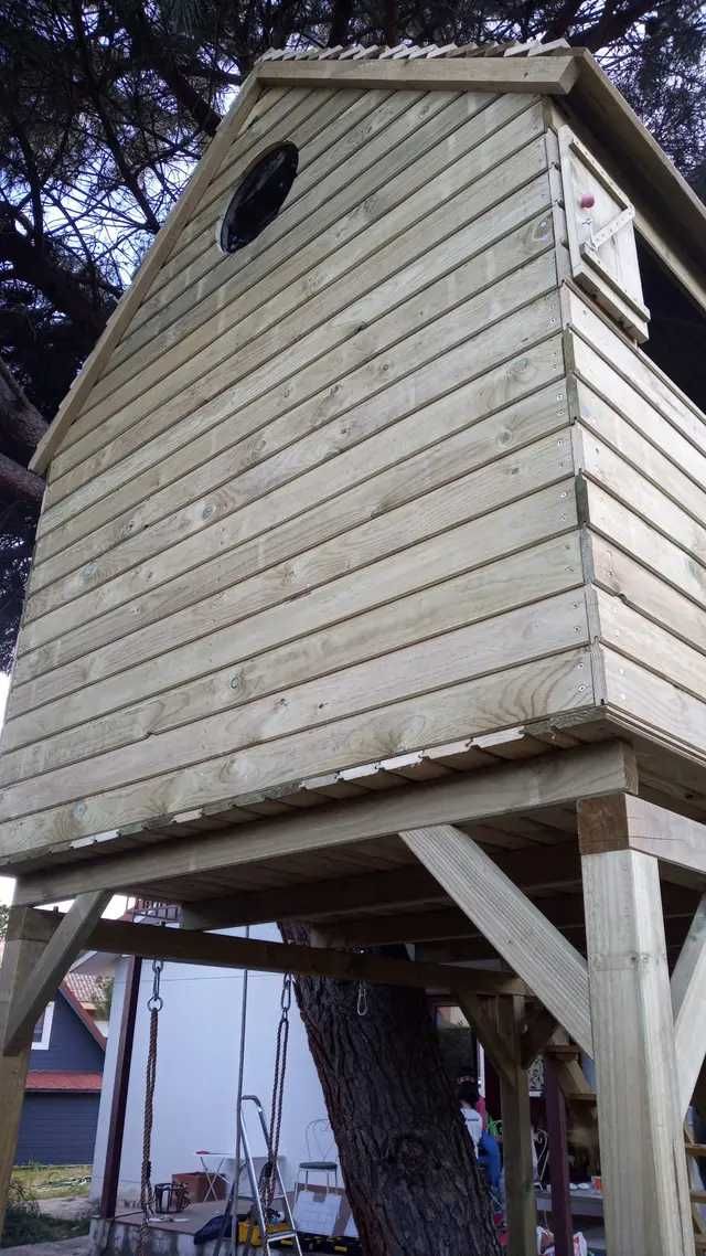 CASINHA NA ARVORE INSTALADA NO TEU JARDIM.