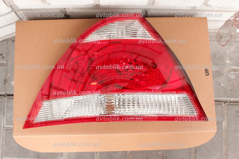 Задний фонарь Altima, Almera, Tiida, Qashqai, X-Trail/Rogue, Sentra