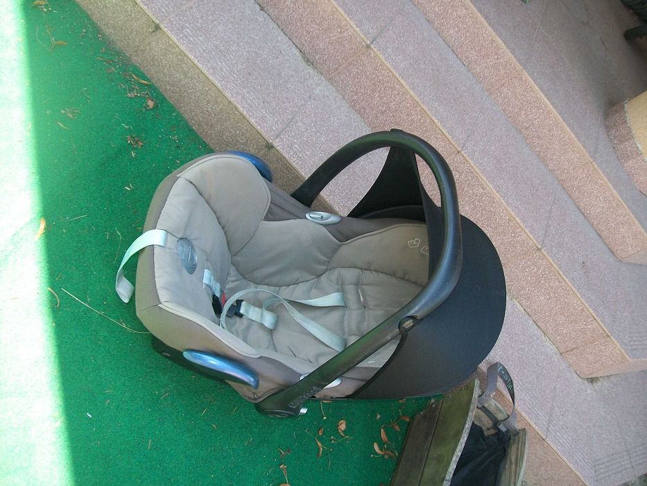 foteliki samochodowe różne kolory i wielkości