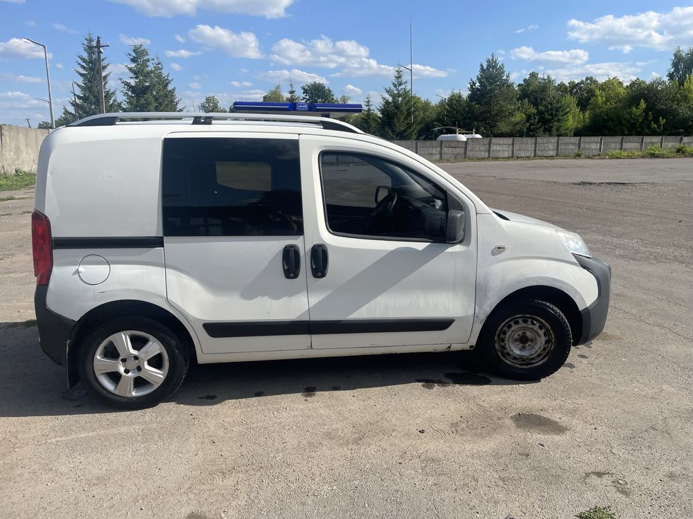 Пежо біпер.