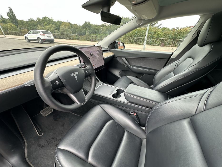 Продам Tesla model Y