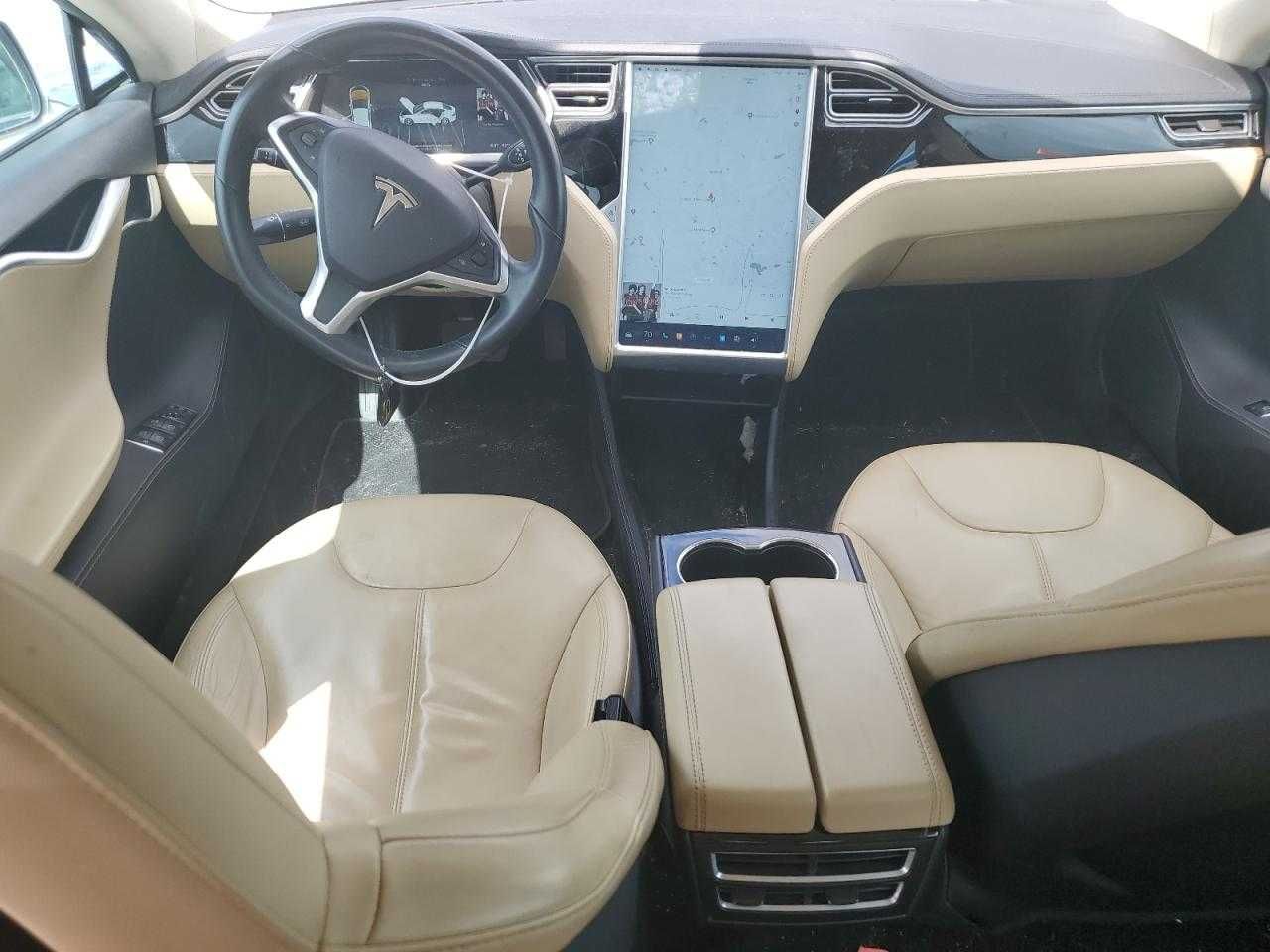 Tesla Model S 2014
