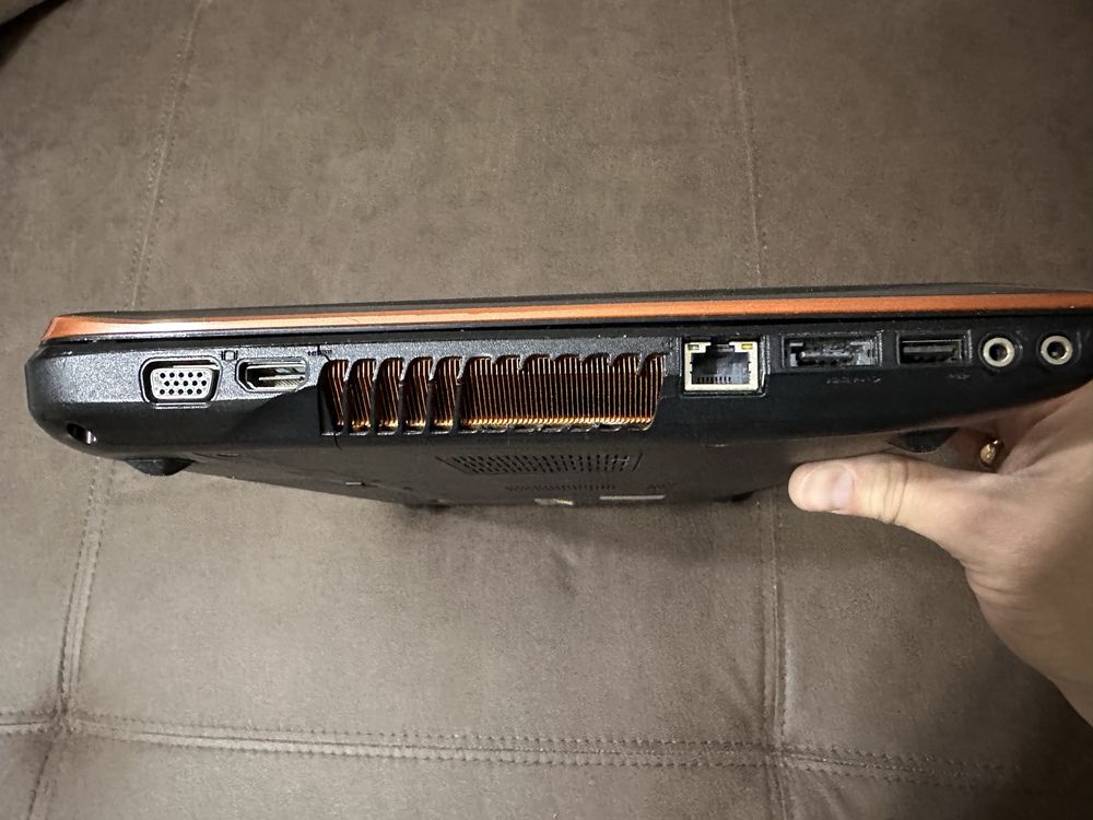 Lenovo ideapad Y570