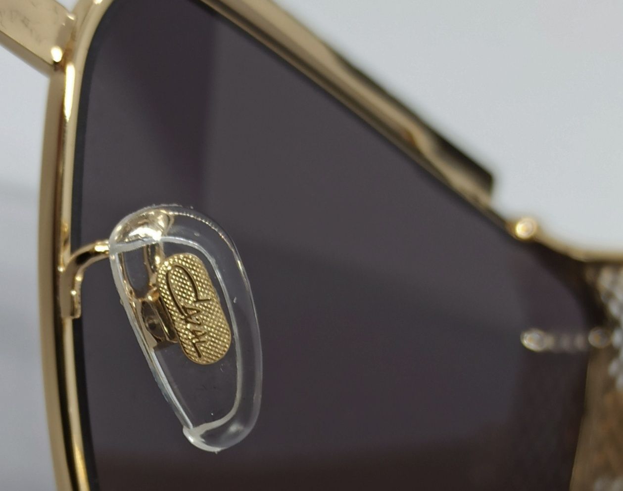 Cazal Mod 756/3  стильные мужские очки черные в золтом металле
