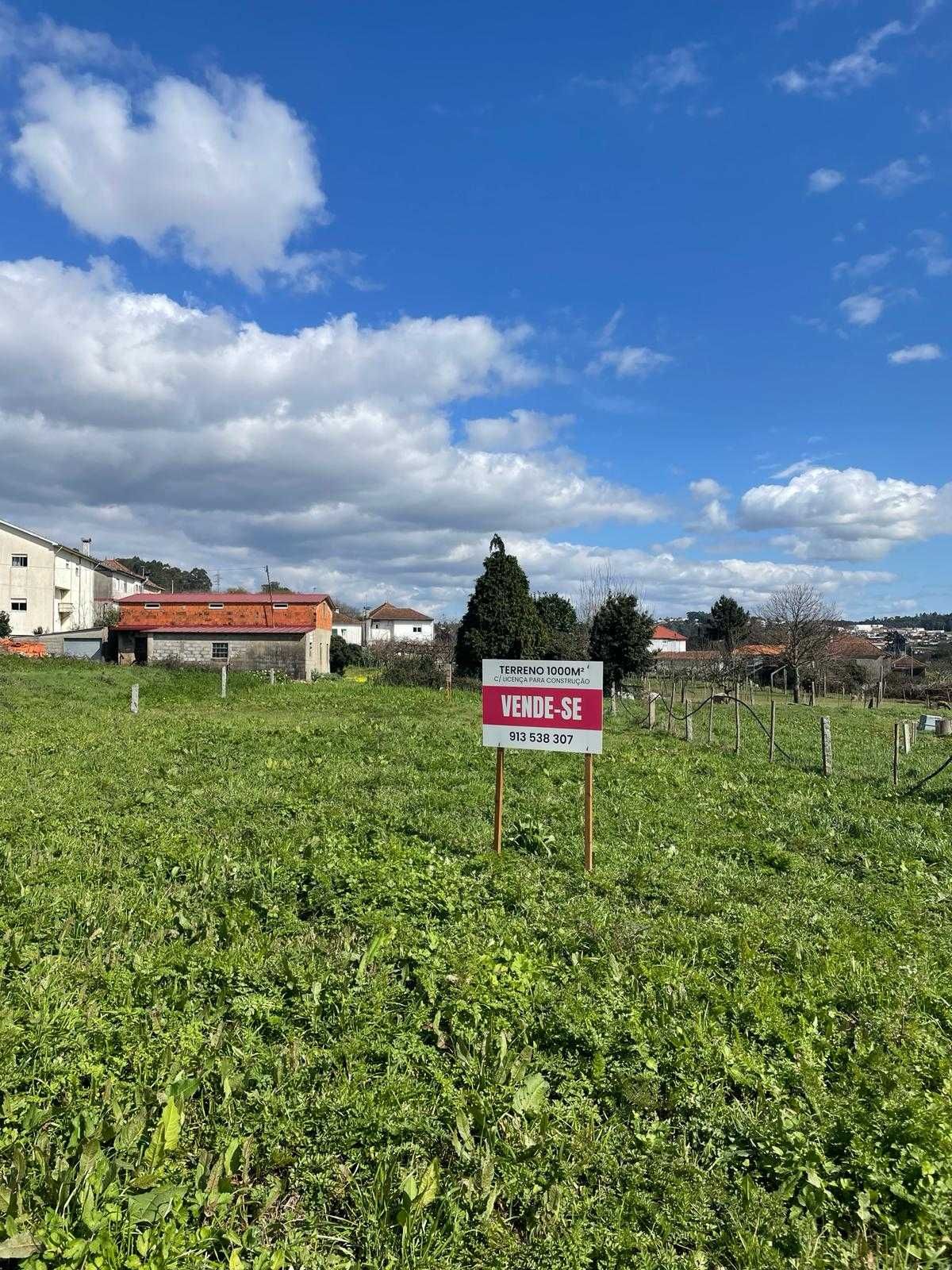 Terreno Urbano para Construção 1000m2 - Frazão/Paços de Ferreira