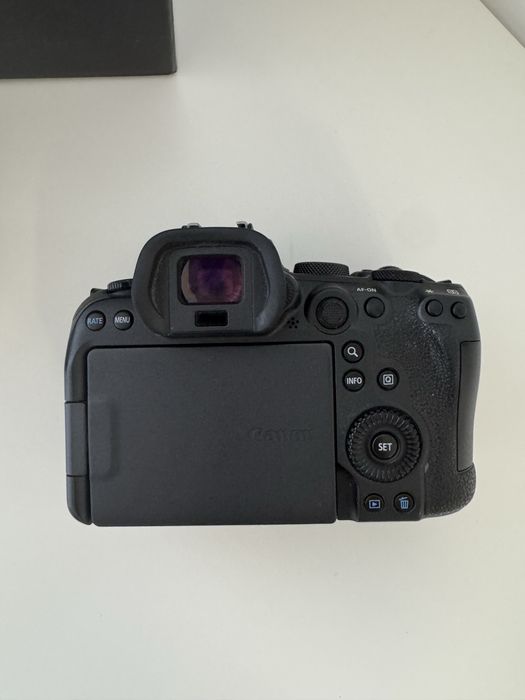 Canon R6 + 4 baterias + acessórios