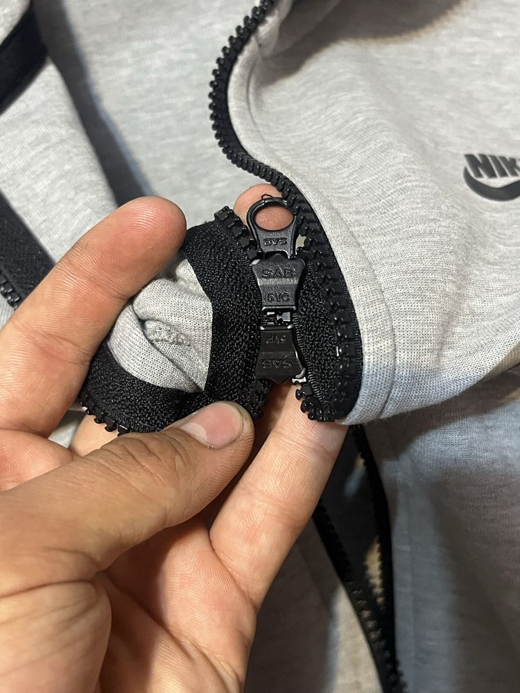 Кофта/зіпка  Nike Tech Fleece ( оригінал )