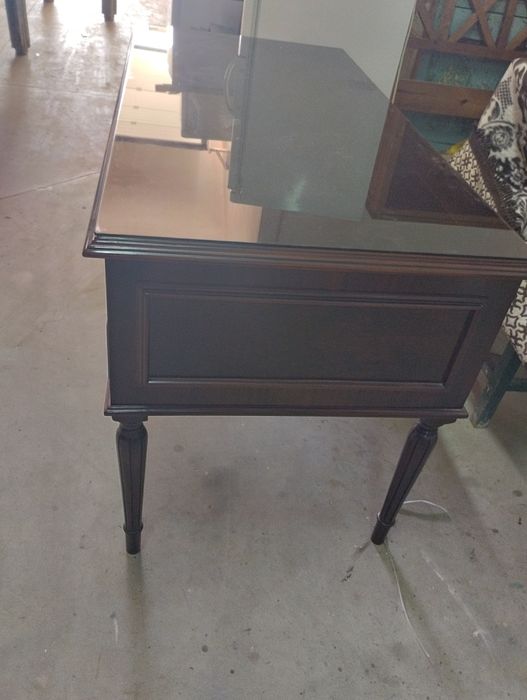 Secretária em madeira maciça