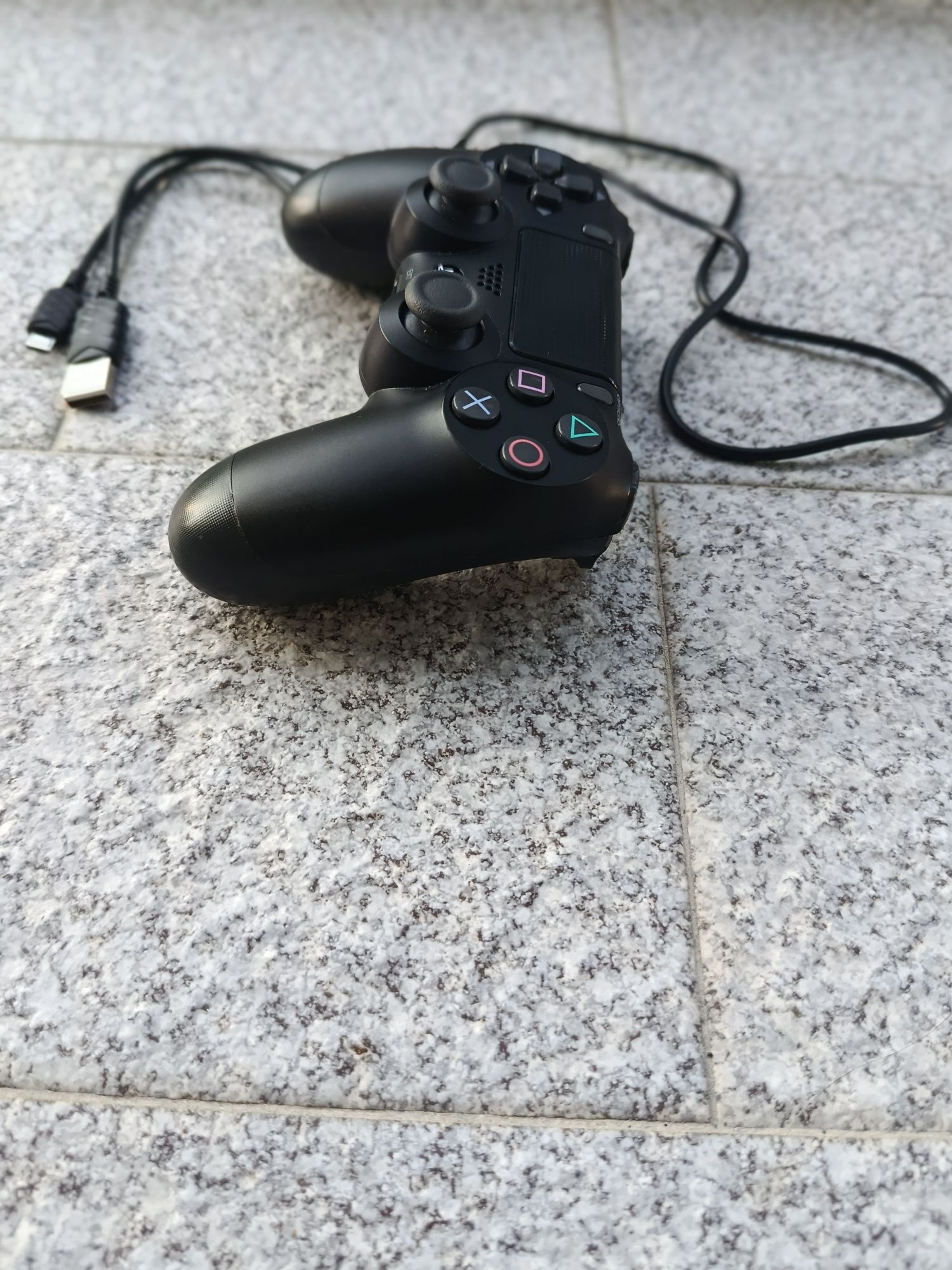 Comando PS4 original com fio de carregamento