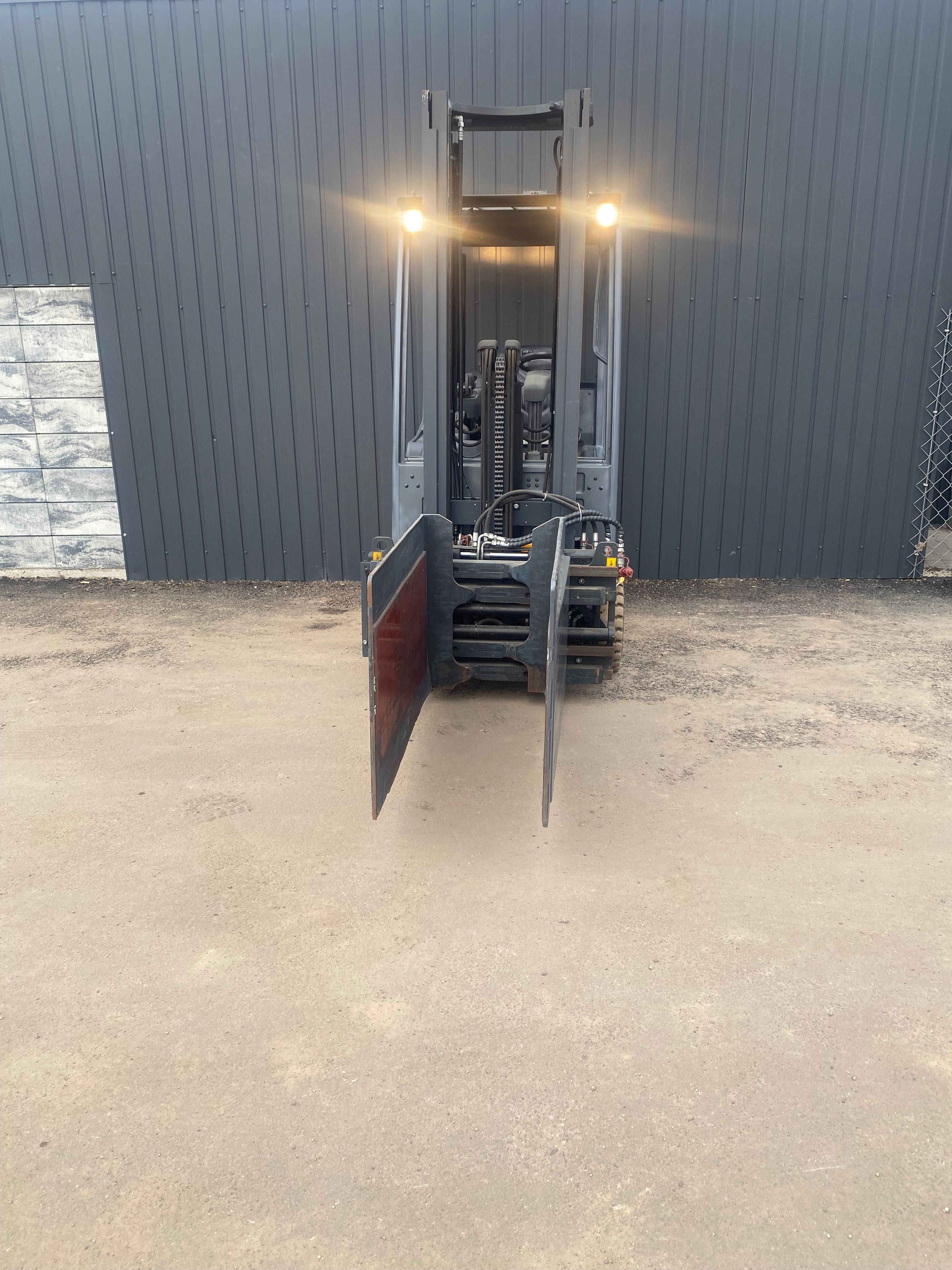 Jungheinrich EFG 215, Ścisk Kaup, kleszcze AGD, chwytak, mało MTH