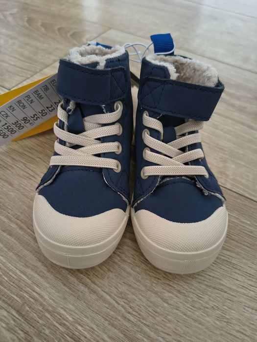 Nowe buty dziecięce-ocieplane, rozmiar 22