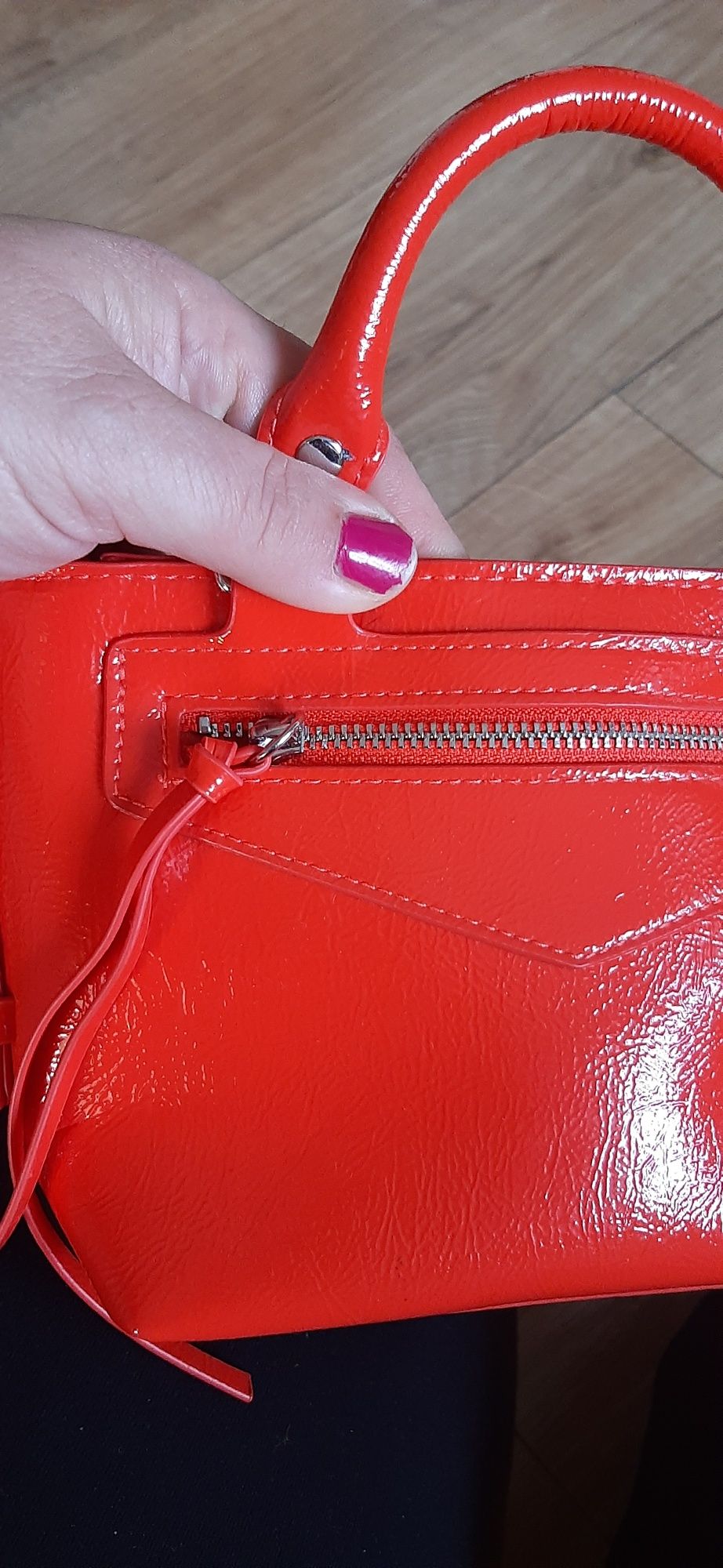 Czerwona torebka lakierowana H&M mała