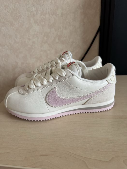 Продаются кросовки , кеды NIKE абсолютно новые