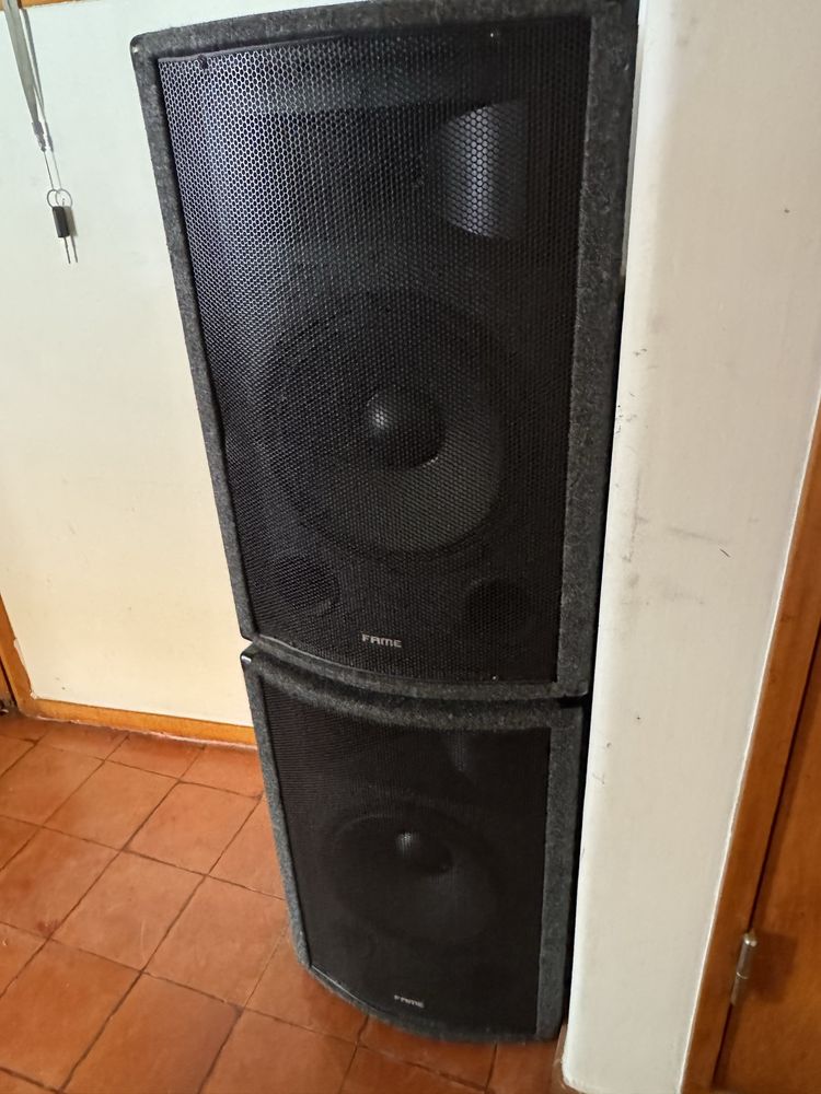 Colunas e Amplificador Fame
