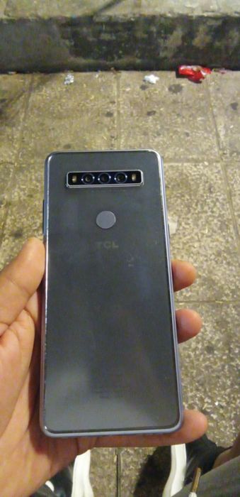 Vendo TCL 10 se negociável