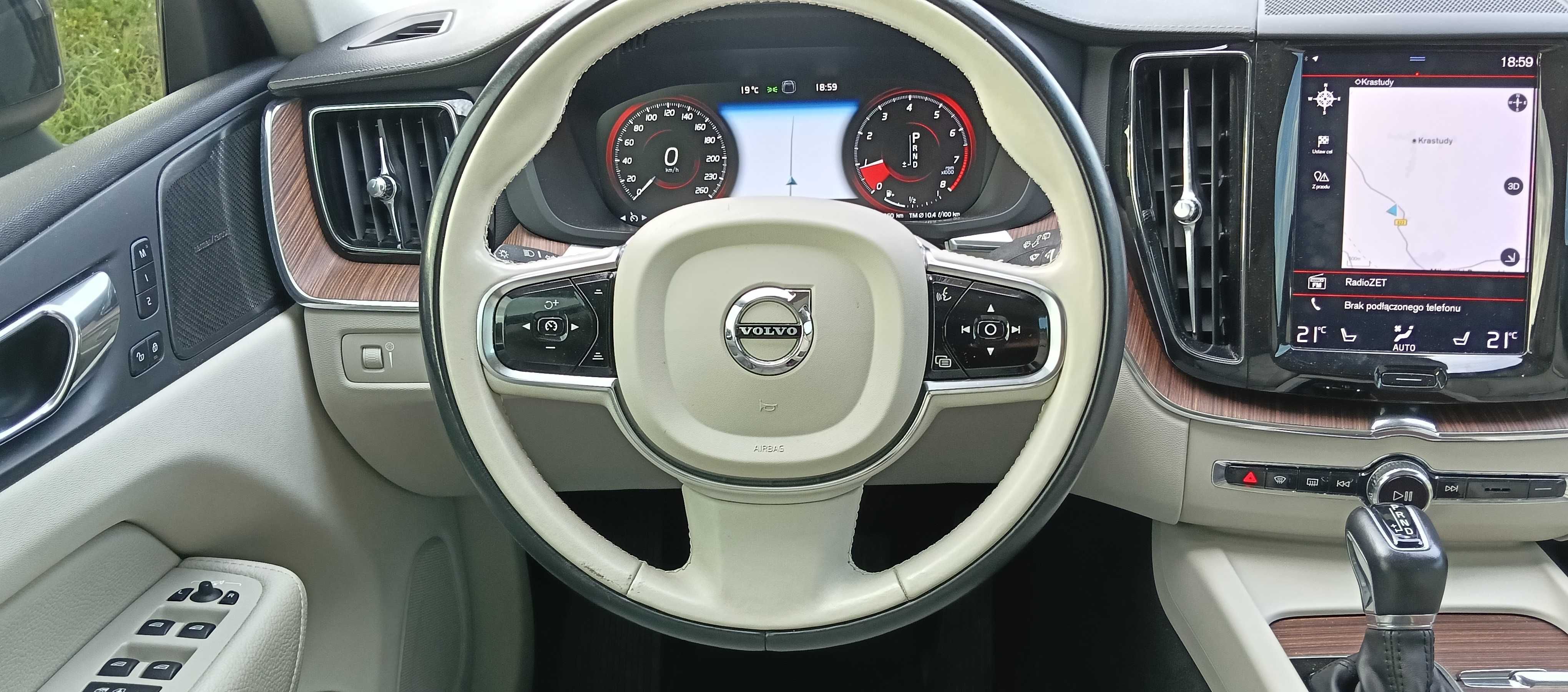 Volvo XC 60 T5 258KM INSCRIPTION  Full Led