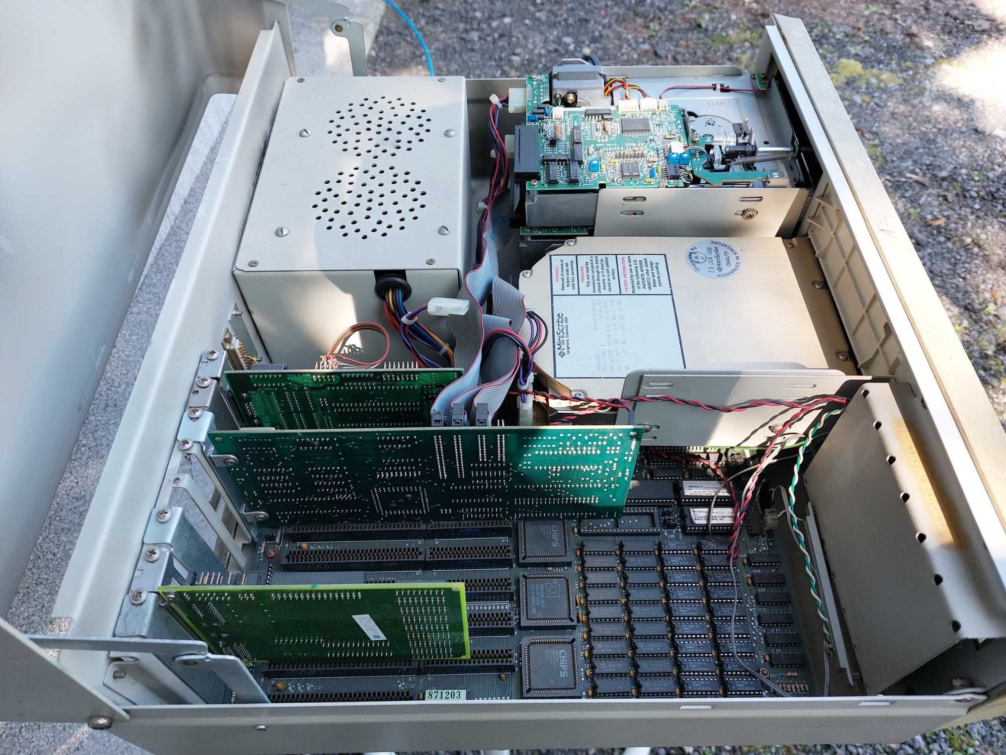 Stary komputer PC zabytek AMD 286