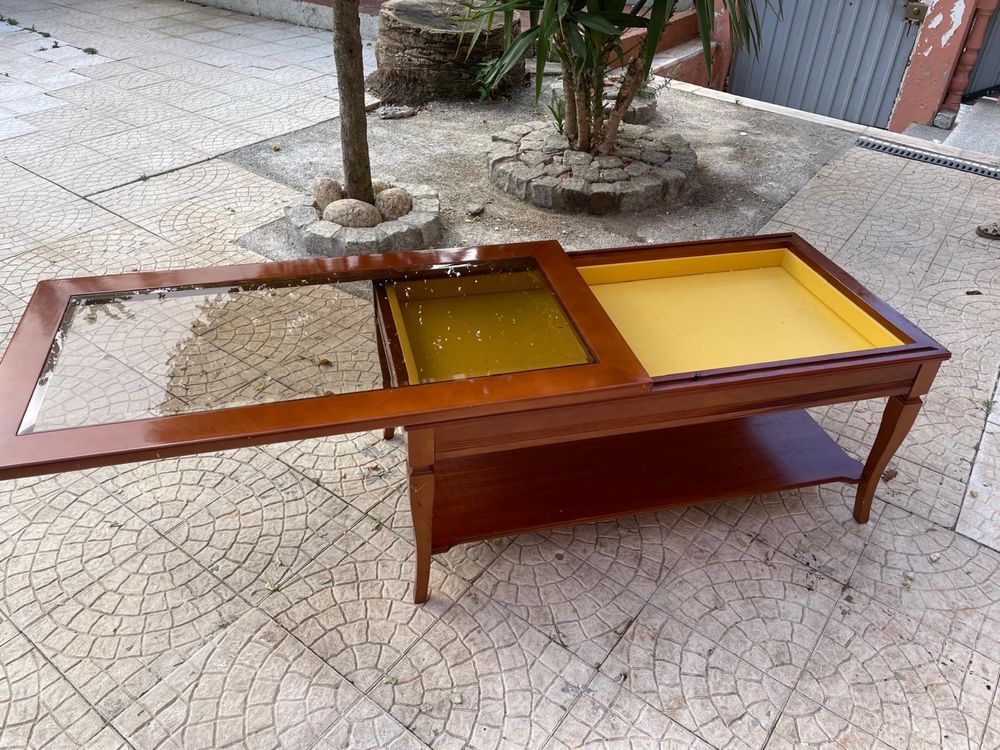 Mesa de vidro.
