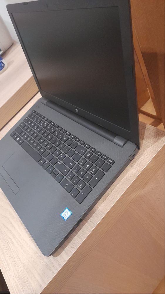 Portátil HP i5 8GB Novo