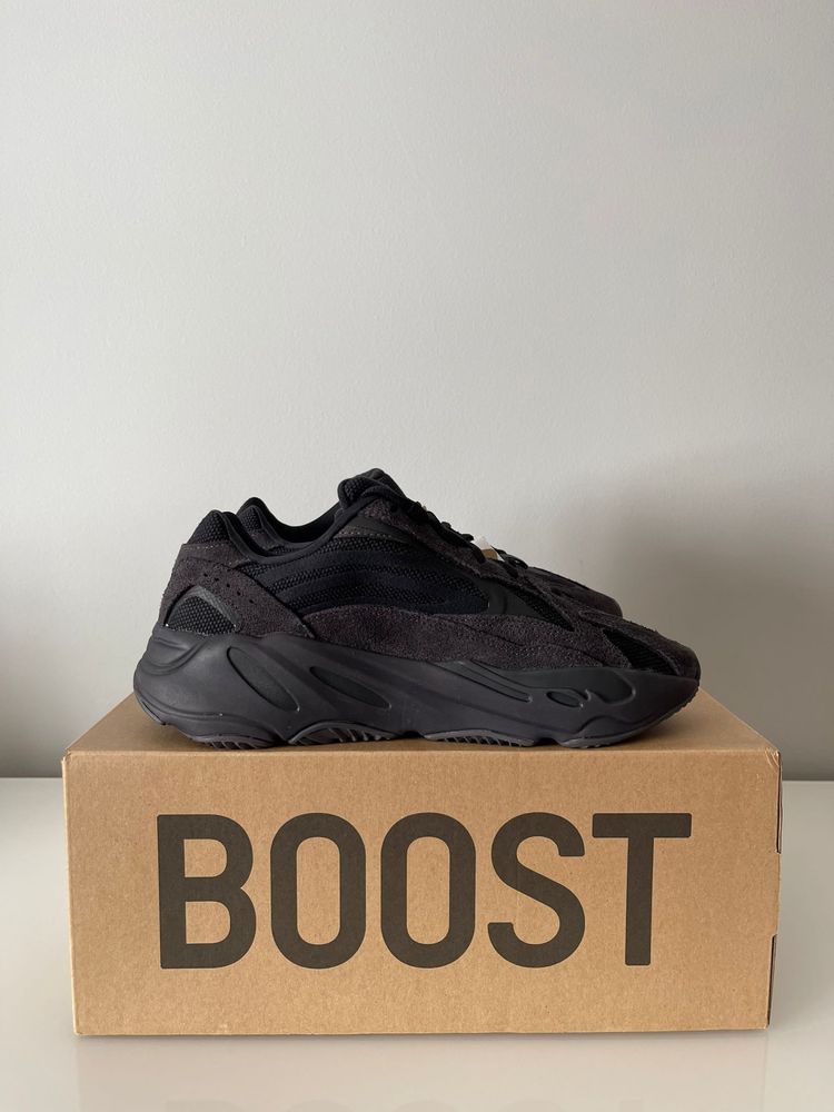 Yeezy Boost 700 V2- Vanta