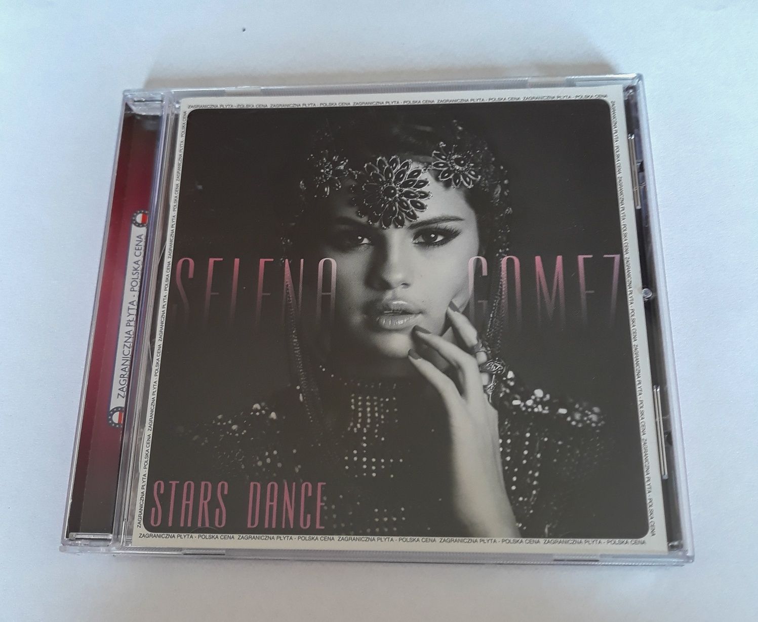 Selena Gomez "Stars Dance"