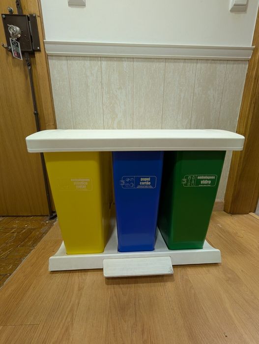 Ecoponto de reciclagem domplex