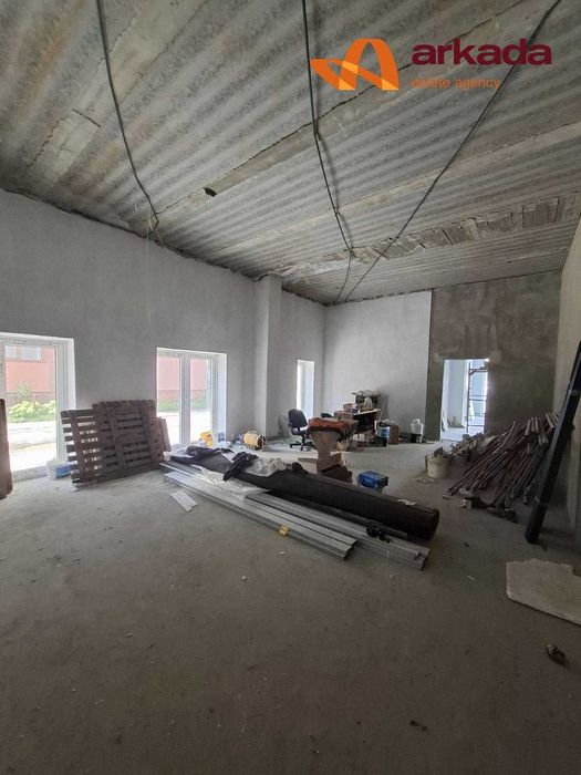 Здається в оренду комерційне фасадне приміщення в м. Калуш 220м2.