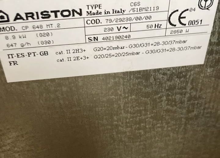 Продам газову пічку з елекричною духовкою -гріль.