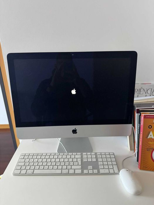 Vendo iMac de 21.5 polegadas, modelo de 2017