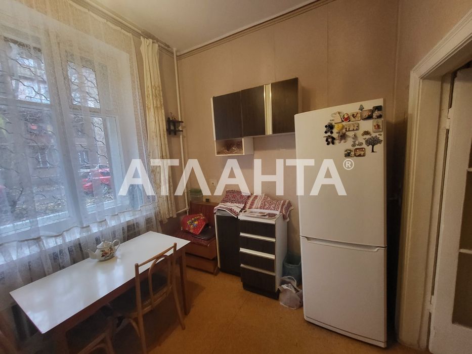 2-комнатная квартира на пр. Шевченко - сталинка