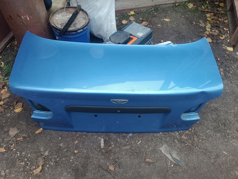 Кришка багажника lanos