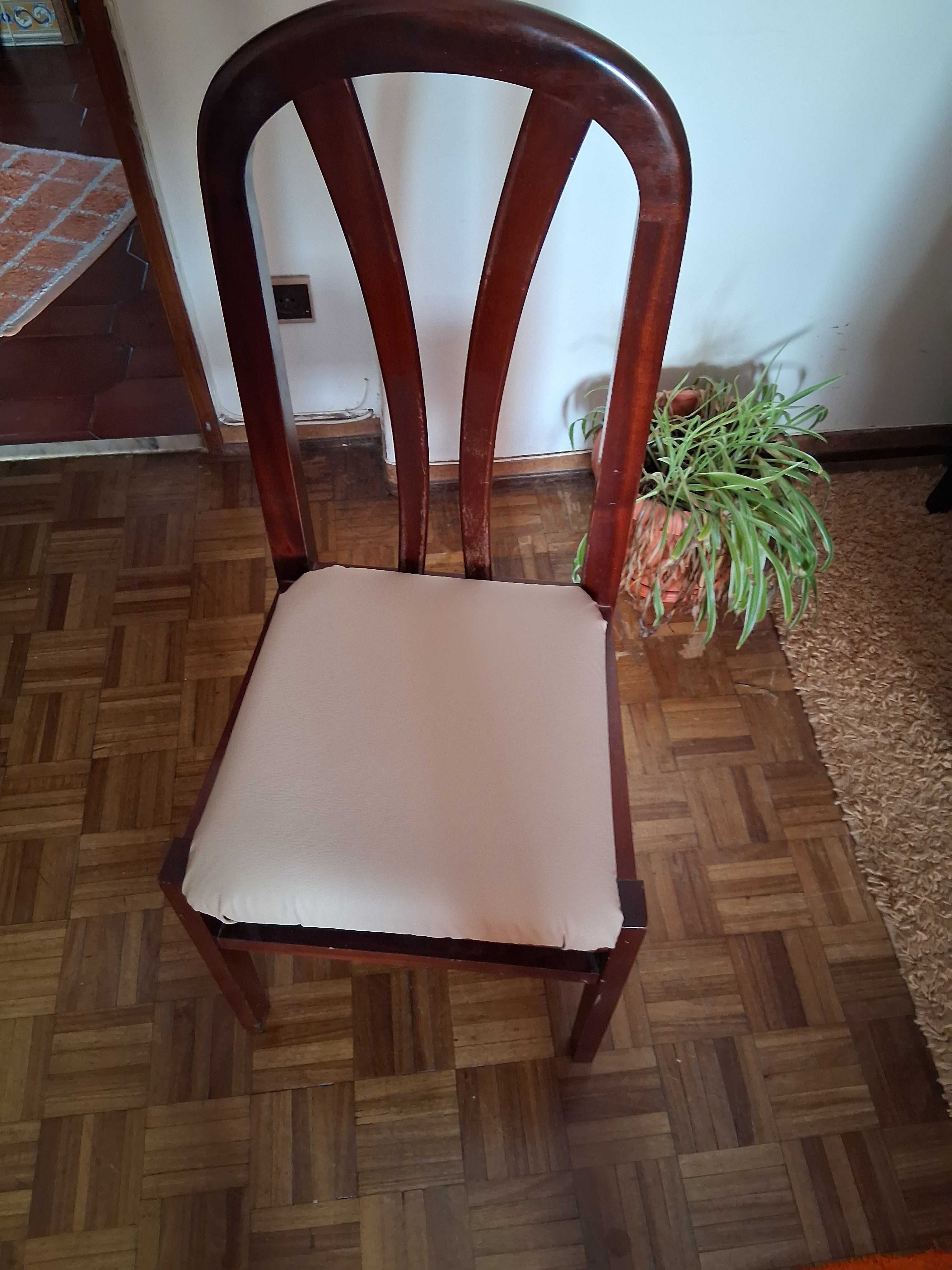Cadeira em mogno