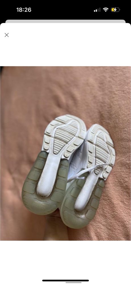Кросівки Nike 270