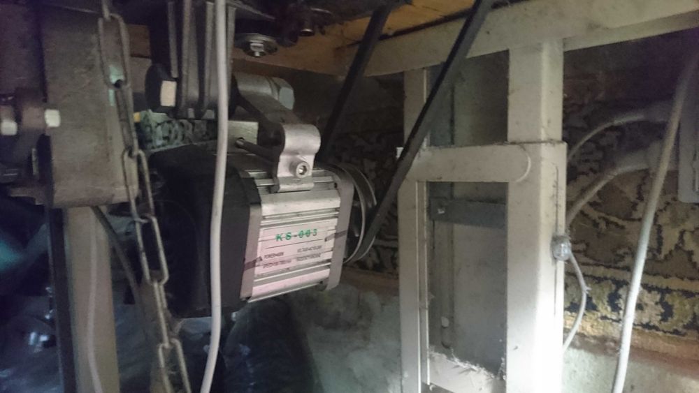 Продам оверлок 4-х нитка.