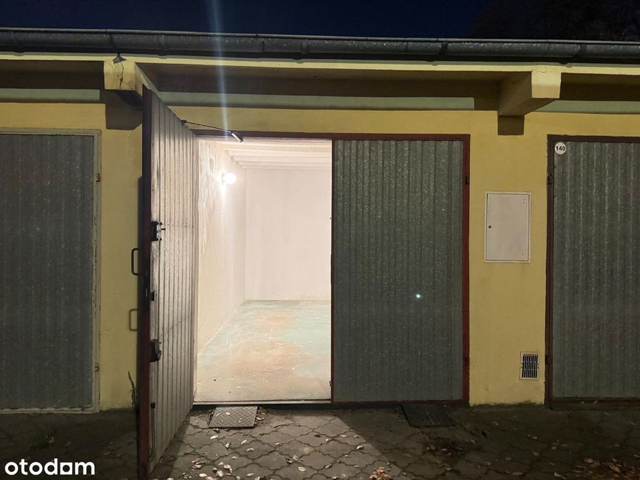 Garaż osiedle Czecha / ul. Wiatraczna