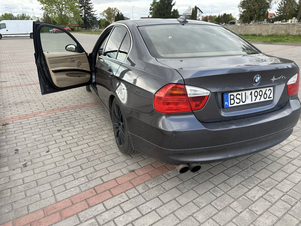 Bmw 325i e90.