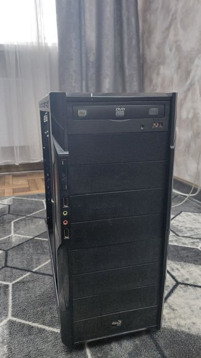 Системний блок працює