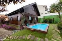 Fabulosa Wood House - Moradia 4 Frentes com Piscina - Rua Senhor do Ca