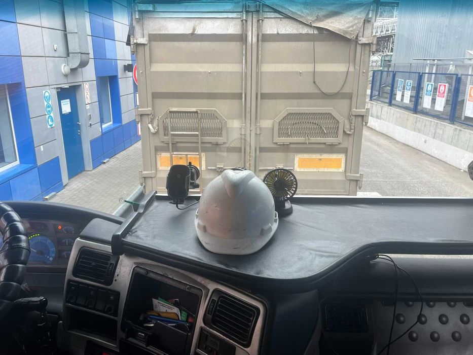 Продам  RENAULT MAGNUM  2004  с причепом