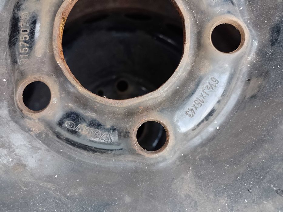 Koła zimowe Volvo_ 15" 5x108 _ felgi stalowe + opony Nokian