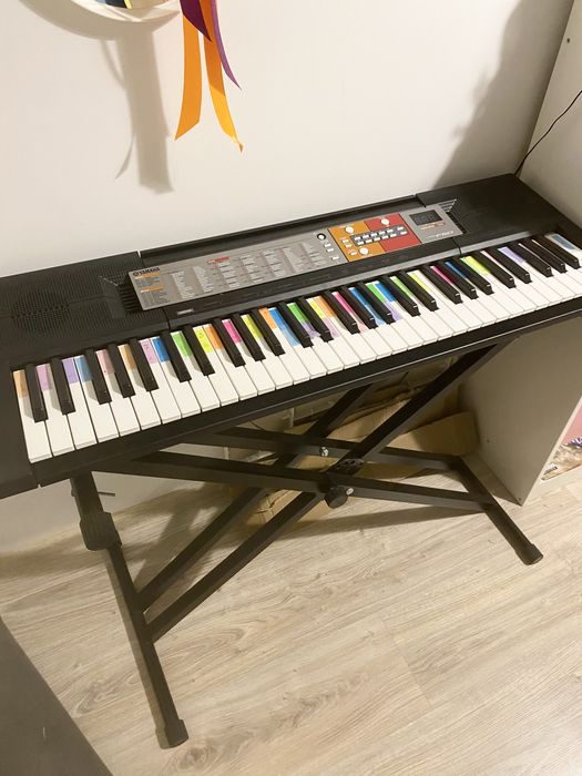 Pianino Yamaha PSR F50