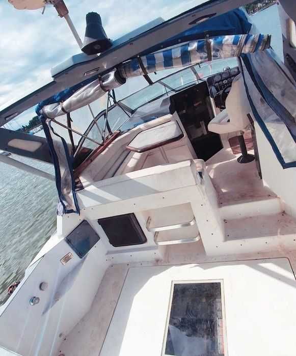 Motorowka Bayliner 2955 Avanti lodz motorowa silnik Diesel Mercruiser