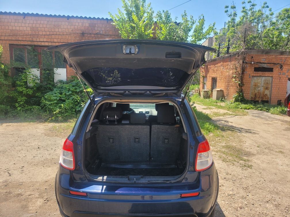 Suzuki sx4 2010 року