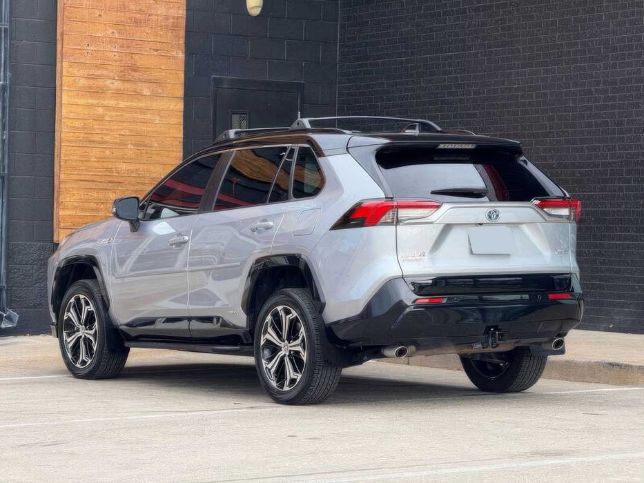 Toyota RAV4 Prime XSE      2024