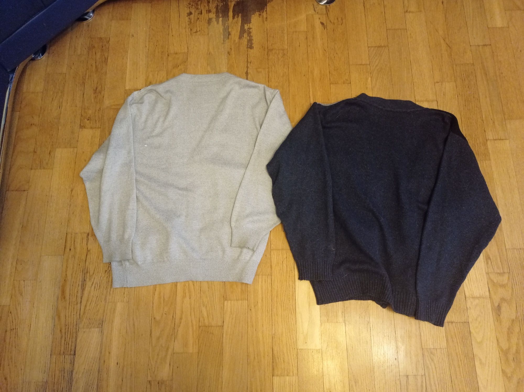 Zeswat dwóch swetrów męskich