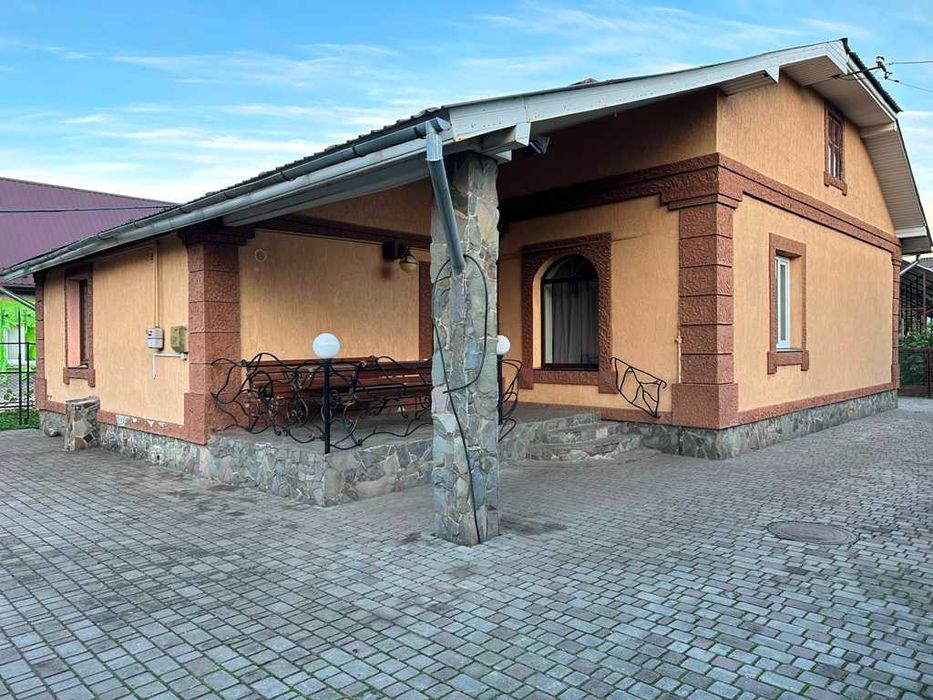 Продається будинок у Центрі міста