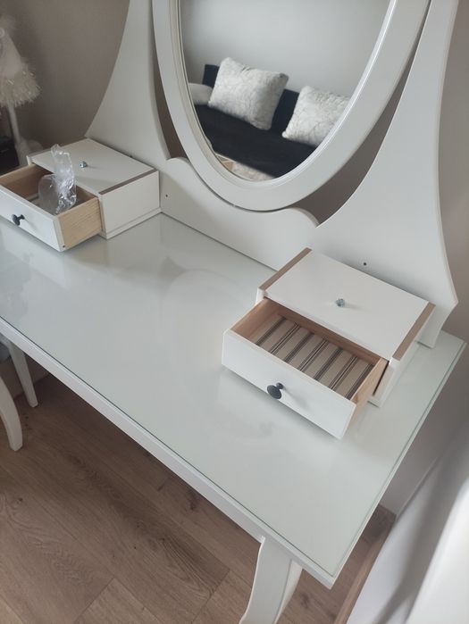 Toaletka Hemnes Ikea